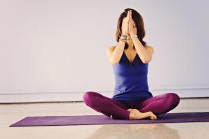 A meditáció előnyei a szorongás és a stressz csökkentésében